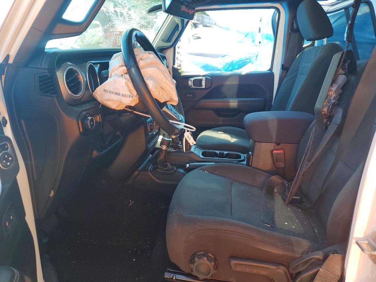 2018 Jeep Wrangler Unlimited Sahara - Image 7