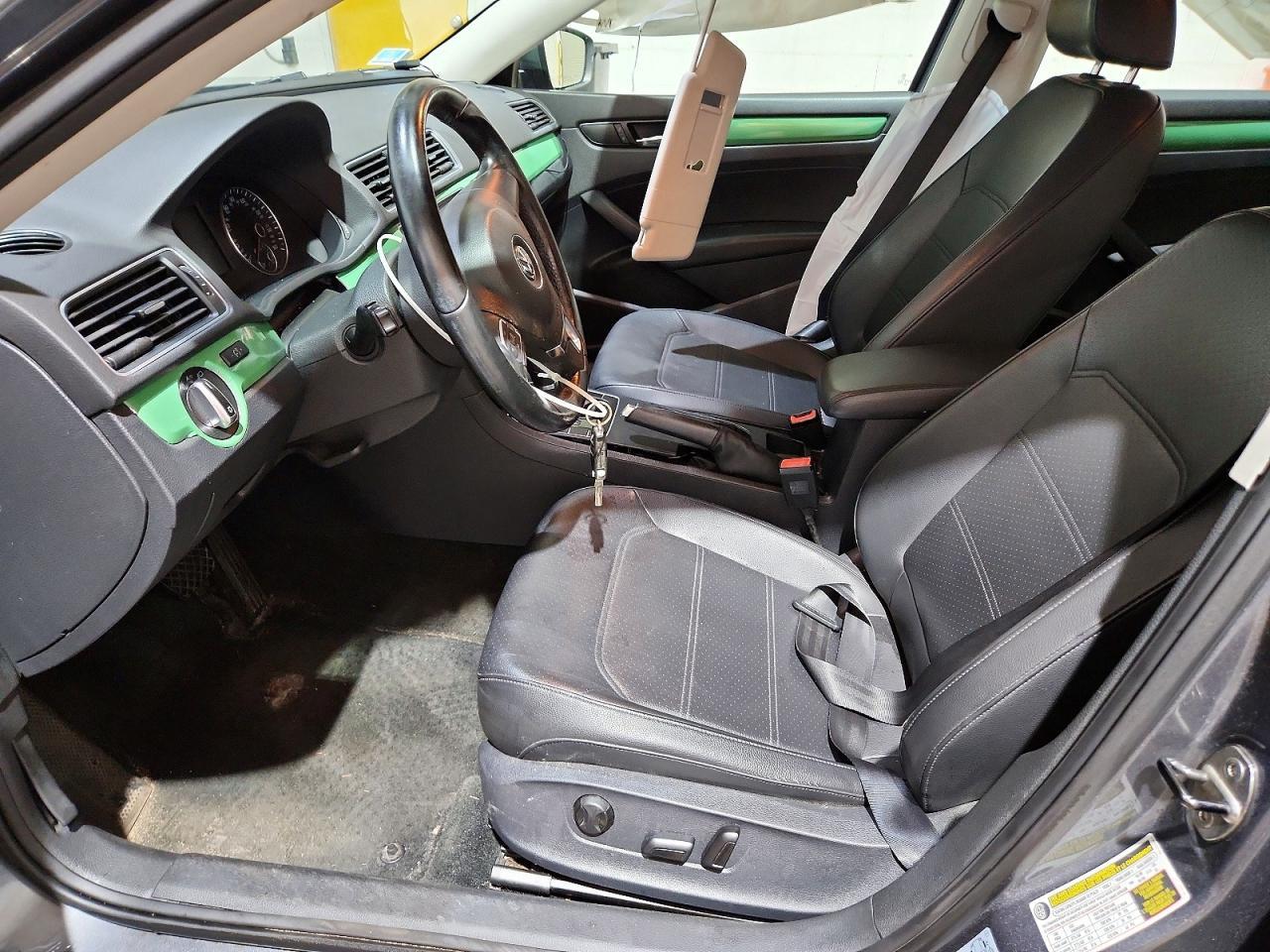2014 Volkswagen Passat S - Фото 7