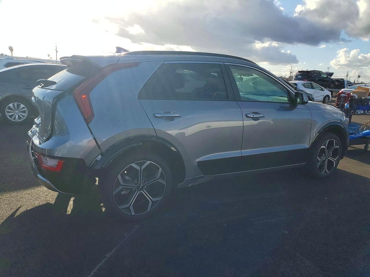 2023 Kia Niro Ex - Image 3
