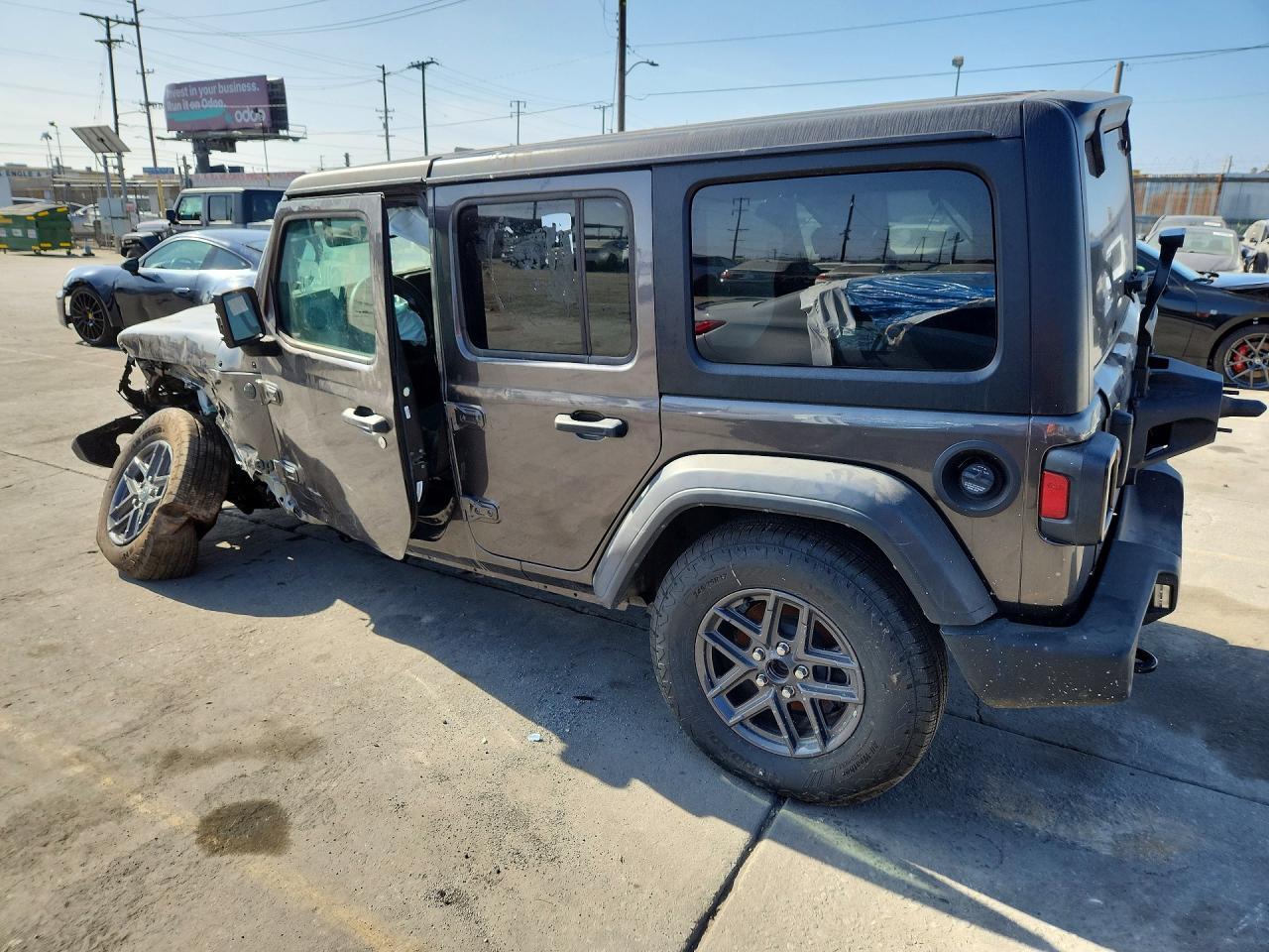 2025 Jeep Wrangler Sport - Фото 2