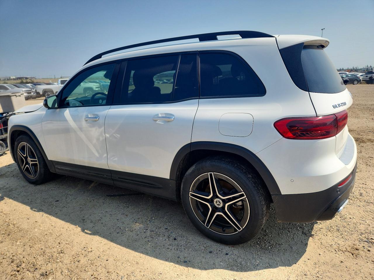 2025 Mercedes-Benz Glb 250 4Matic - Image 2