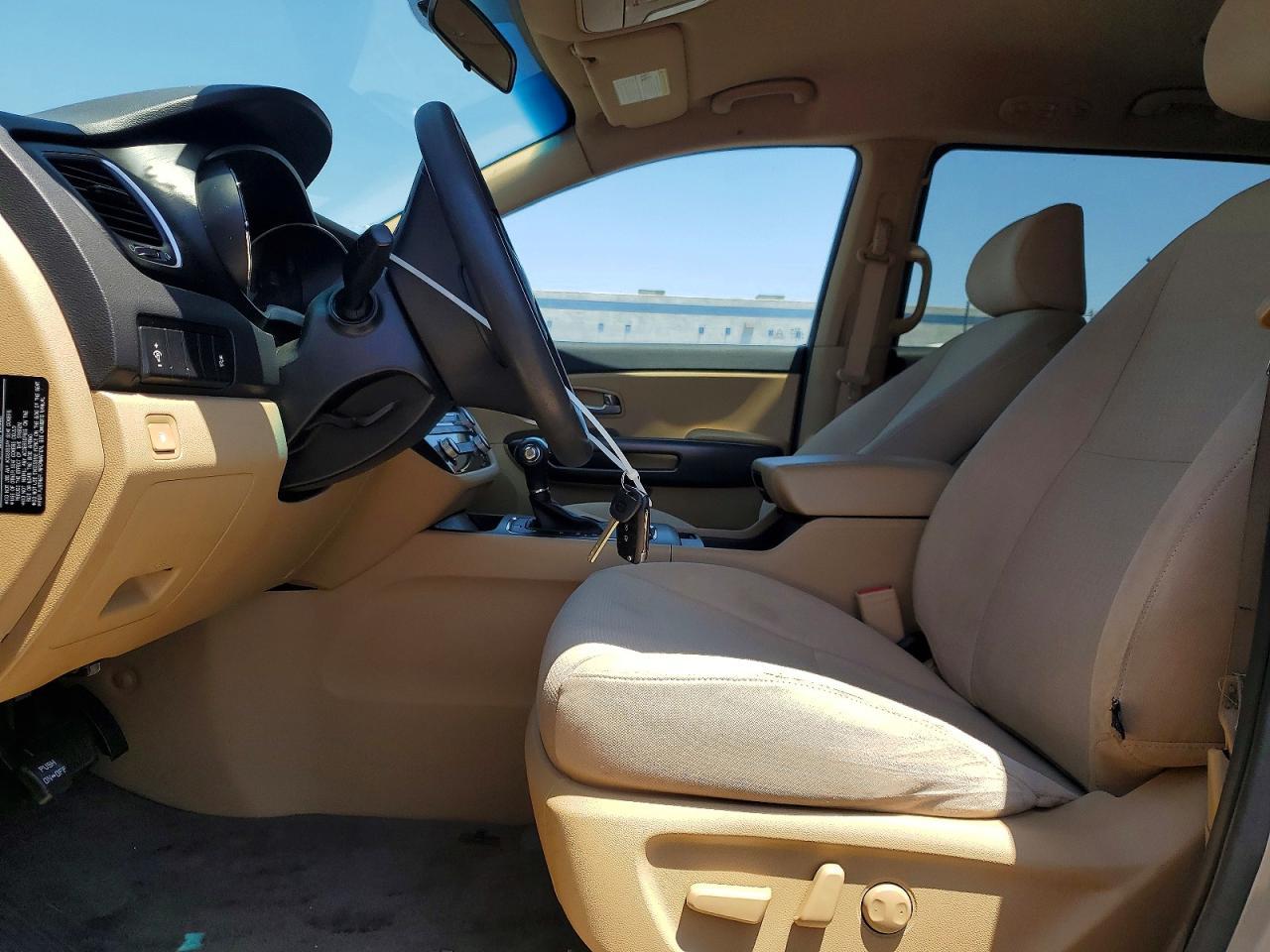 2016 Kia Sedona Lx - Image 7