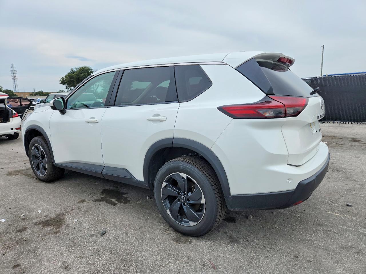 2024 Nissan Rogue Sv - Фото 2