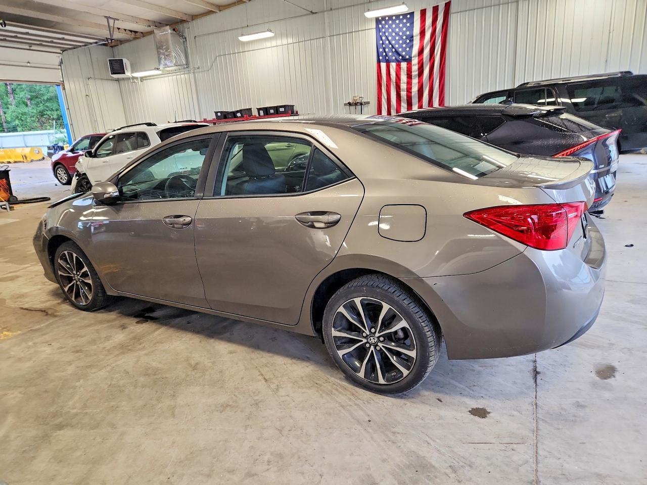 2017 Toyota Corolla Se - Фото 2