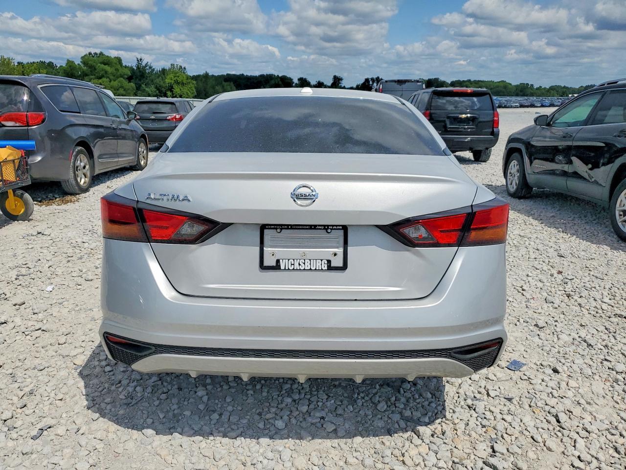 2020 Nissan Altima S - Фото 6