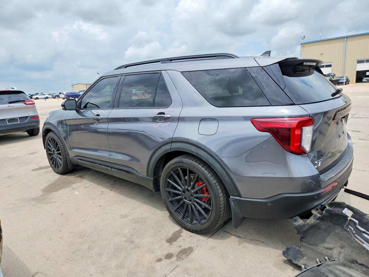 2022 Ford Explorer St - Фото 2