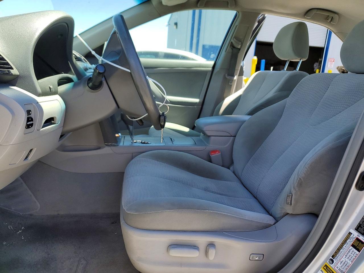 2011 Toyota Camry Le - Фото 7