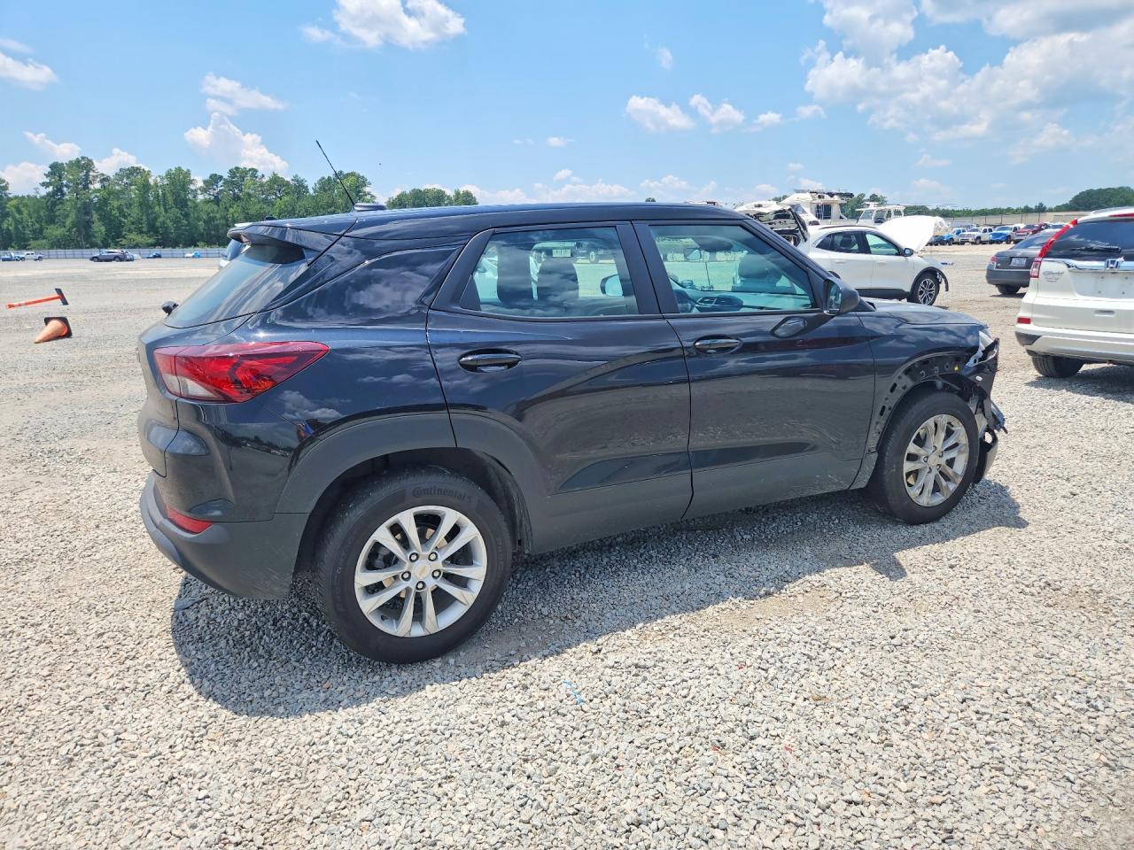 2023 Chevrolet Trailblazer Ls - Image 3