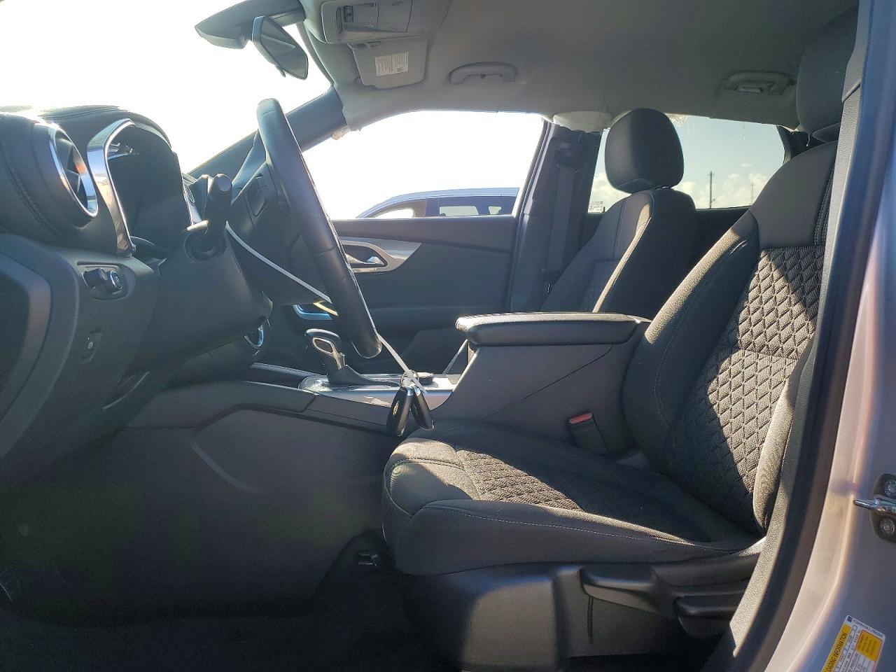 2020 Chevrolet Blazer L - Image 7