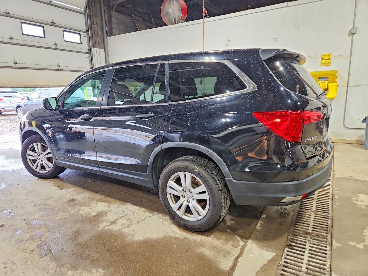 2016 Honda Pilot Lx - Image 2