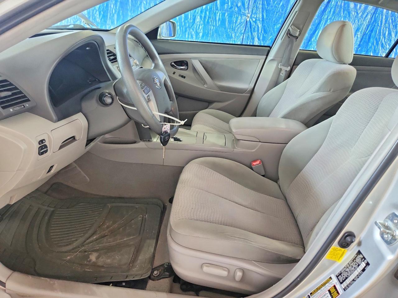 2011 Toyota Camry Le - Фото 7