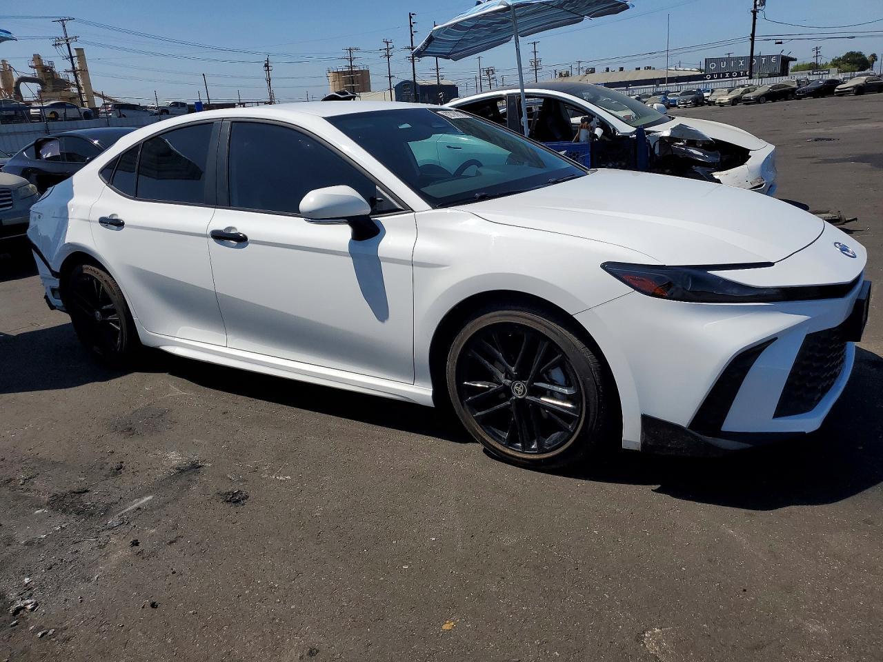 2025 Toyota Camry Se - Фото 4
