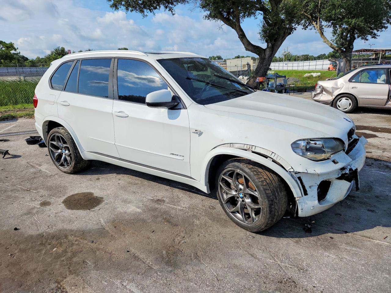 2012 BMW X5 xDrive50I - Фото 4