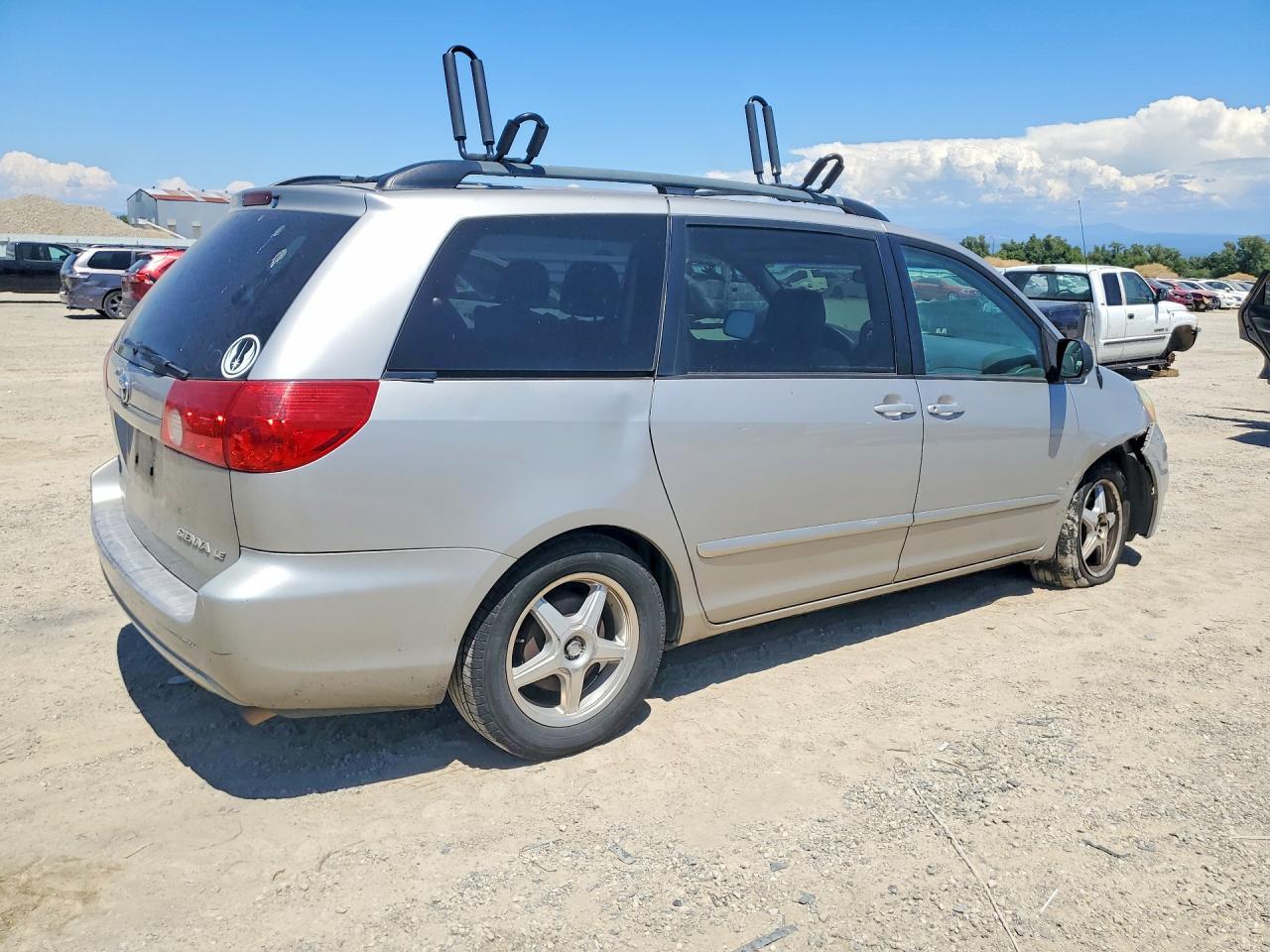 2006 Toyota Sienna Le 7 Passenger - Фото 3