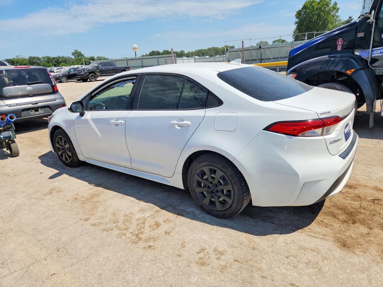 2021 Toyota Corolla Le - Фото 2