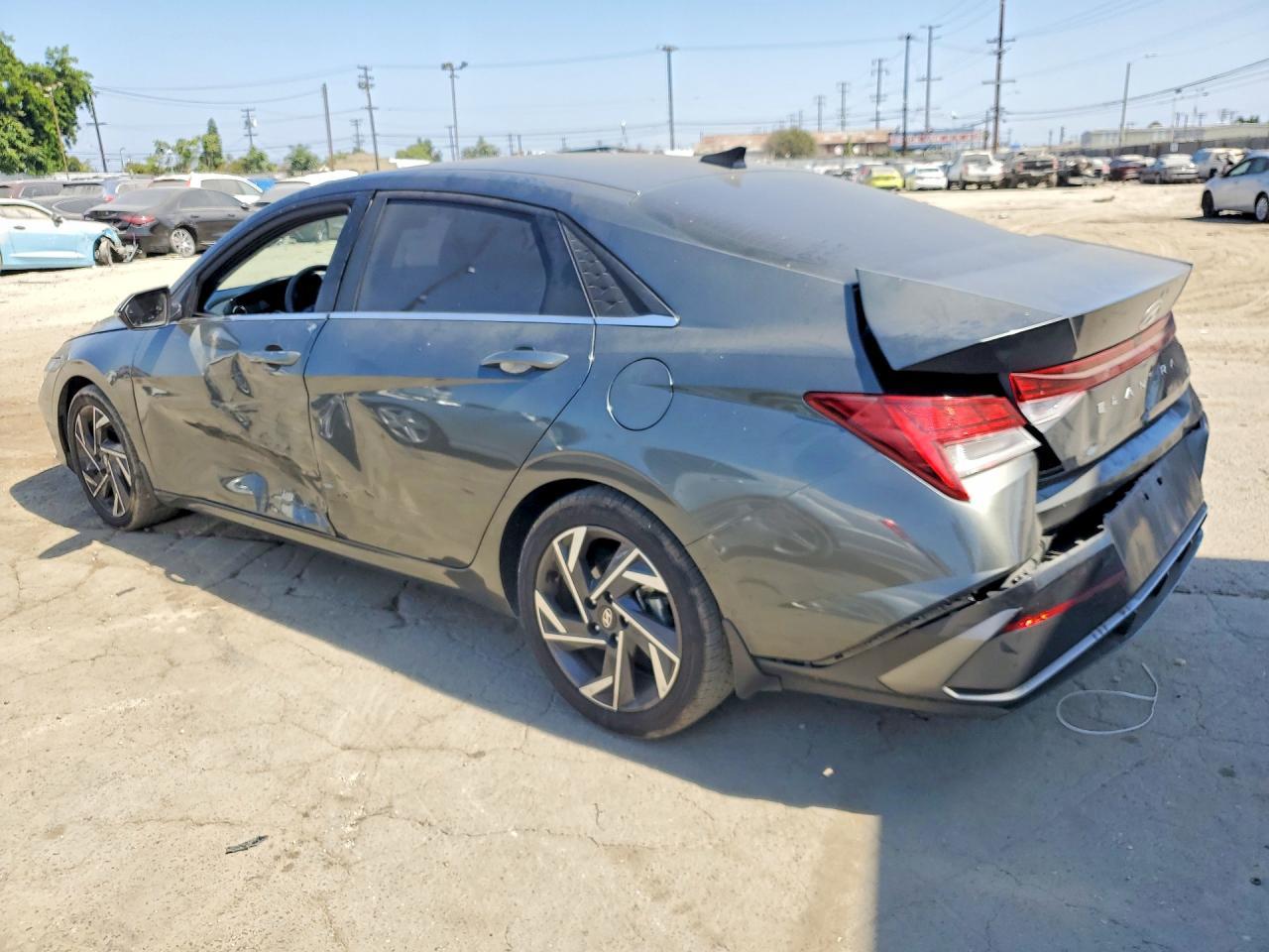 2025 Hyundai Elantra Limited - Фото 2