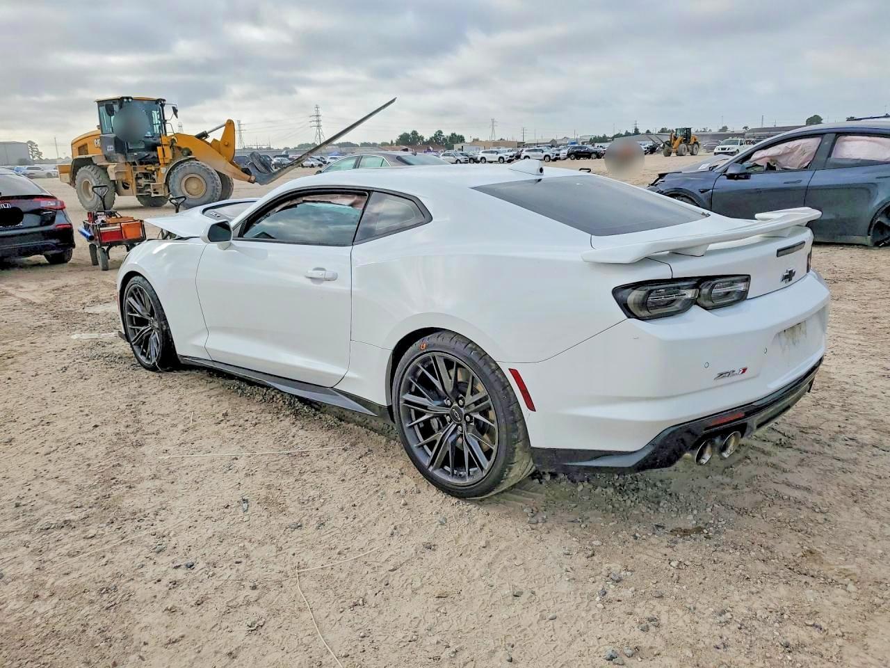 2024 Chevrolet Camaro Zl1 - Фото 2