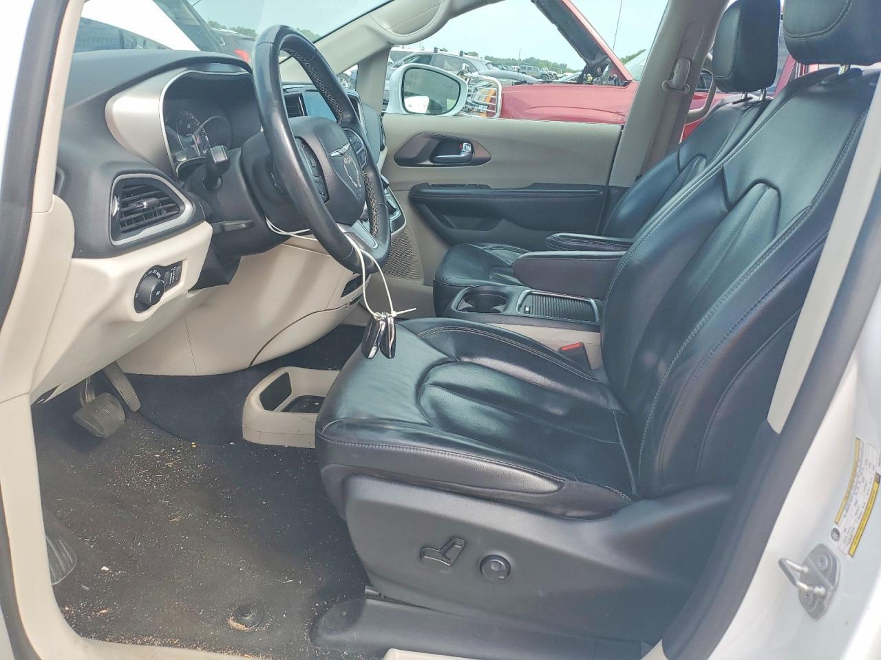 2022 Chrysler Pacifica Touring L - Фото 7