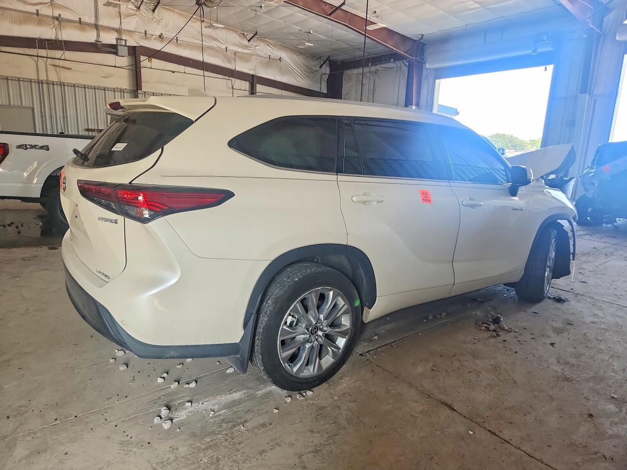 2021 Toyota Highlander Hybrid Limited - Фото 3