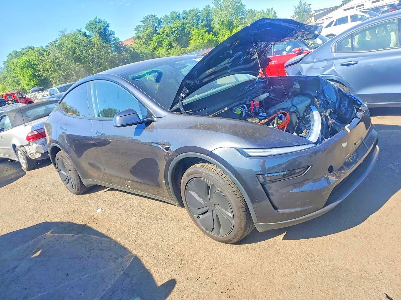 2026 Tesla Model Y - Image 4