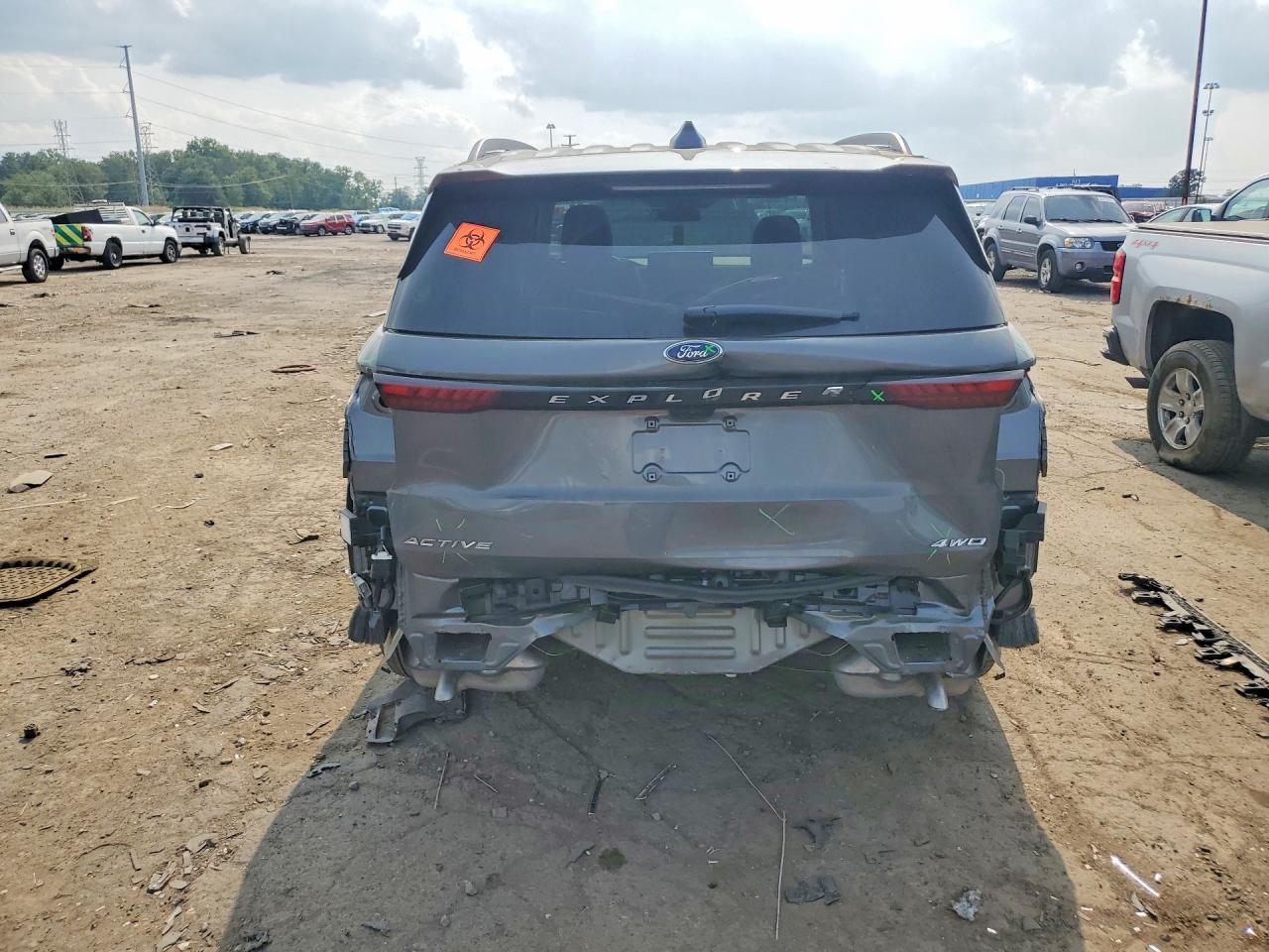 2025 Ford Explorer Active - Фото 6