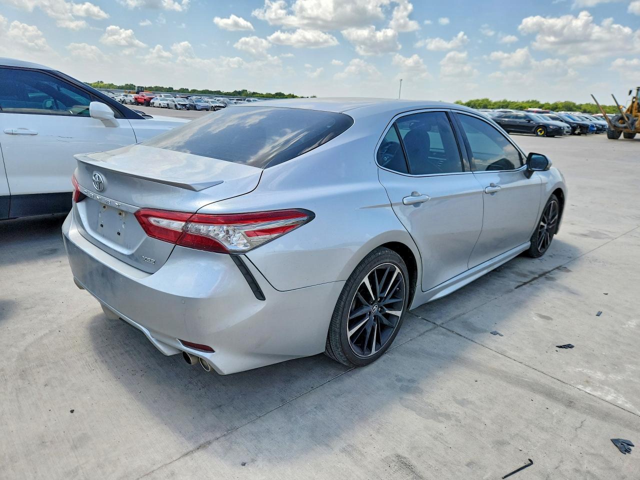 2018 Toyota Camry - Image 3