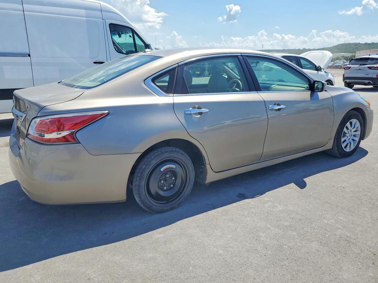 2015 Nissan Altima 2.5 S - Image 3