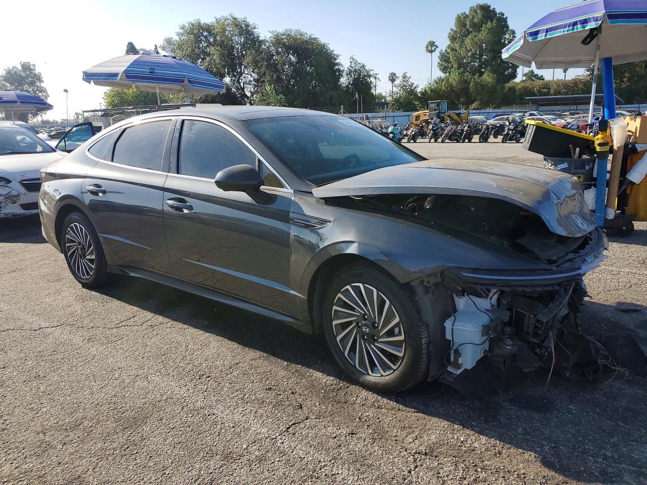 2024 Hyundai Sonata Hybrid Limited - Image 4