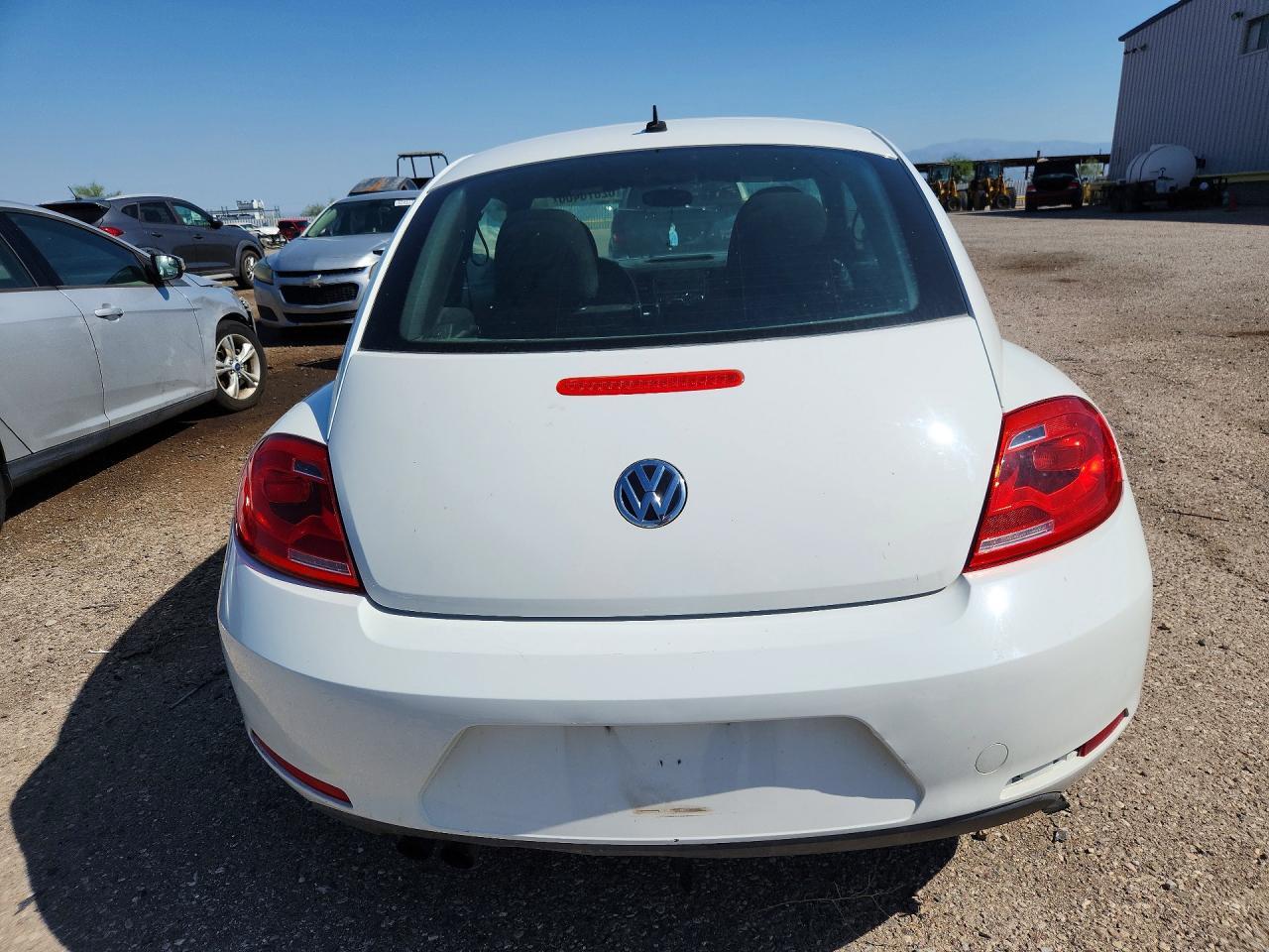 2014 Volkswagen Beetle - Image 6