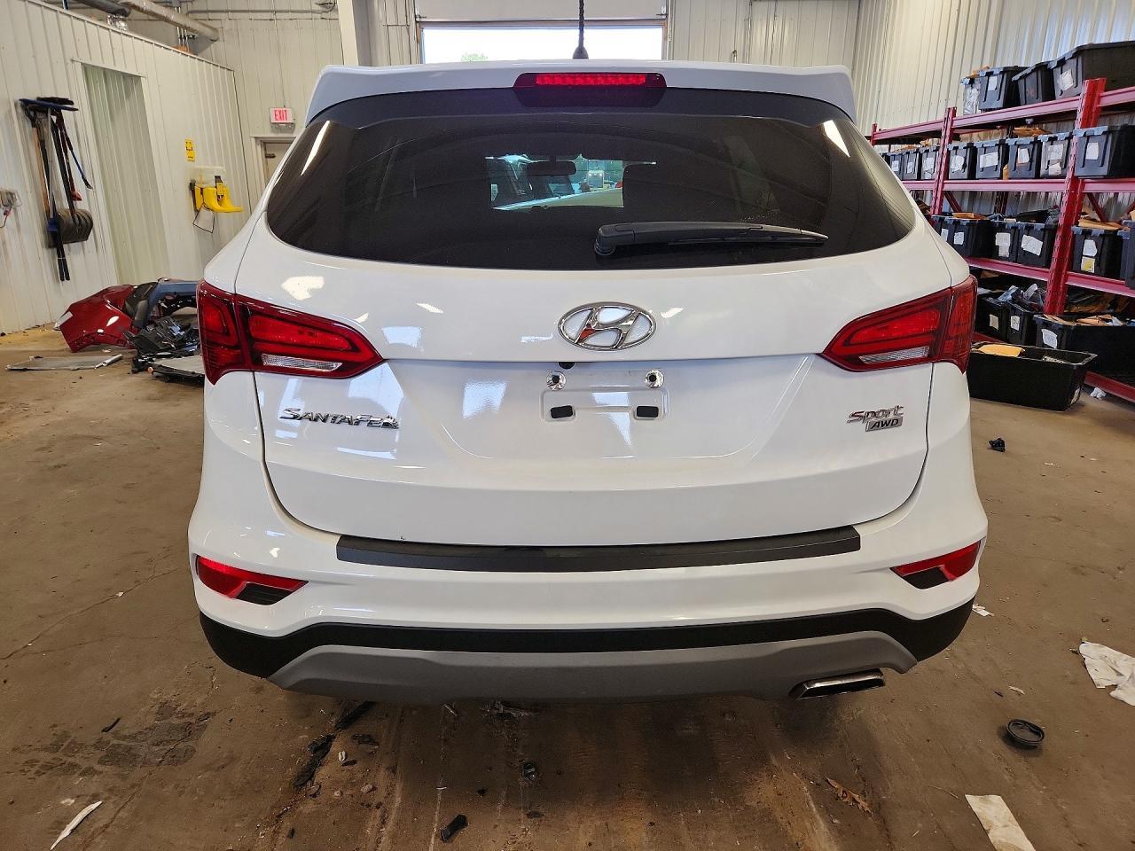 2018 Hyundai Santa Fe Sport 2.4L - Фото 6