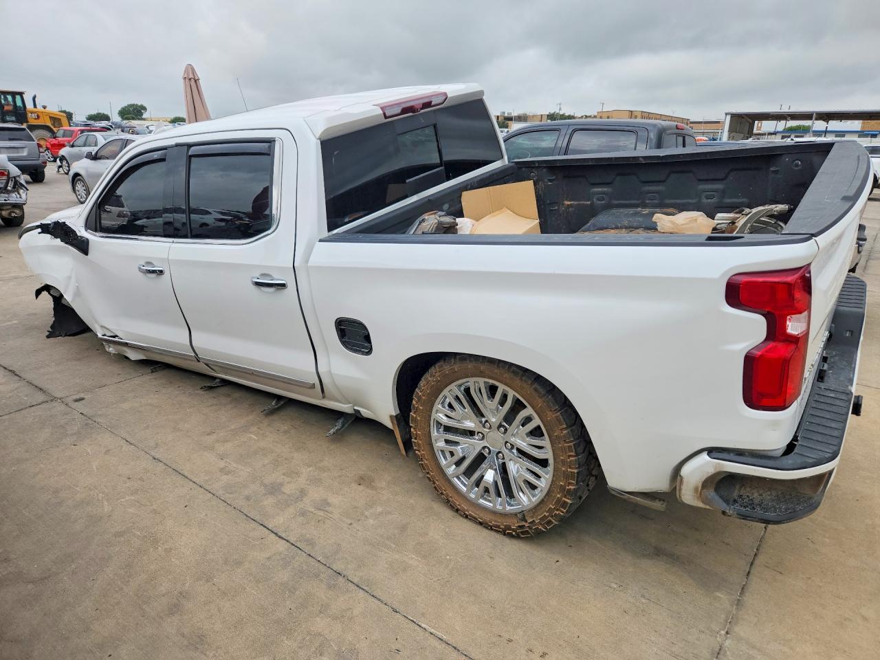 2022 Chevrolet Silverado K1500 High Country - Фото 2