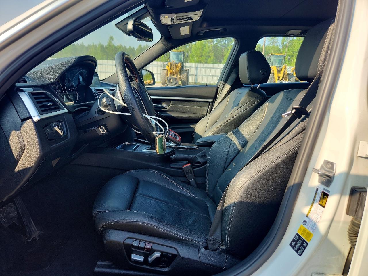 2017 BMW 330 Xi - Image 7