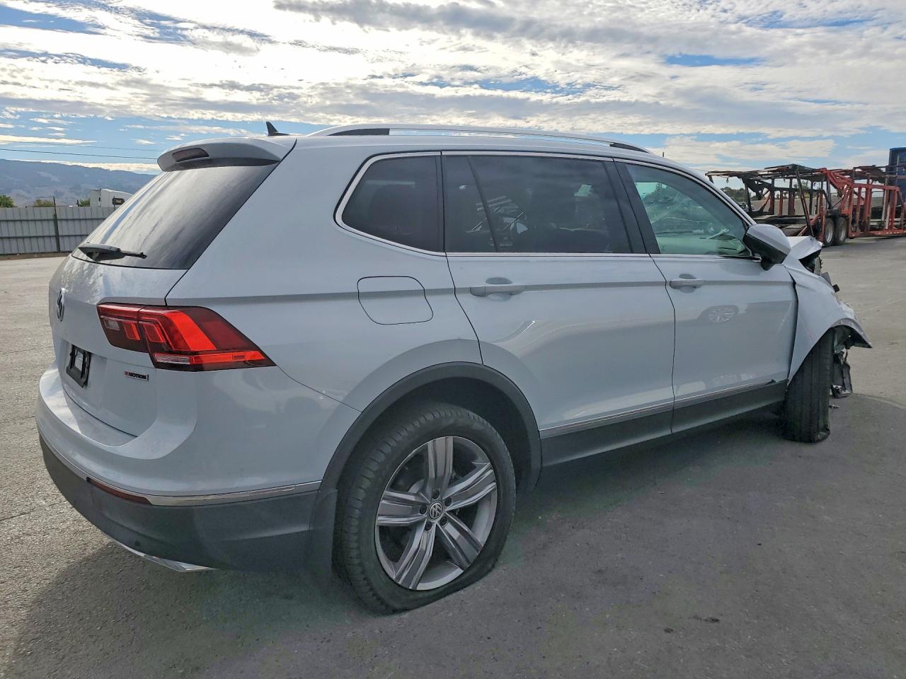2019 Volkswagen Tiguan Sel Premium - Фото 3