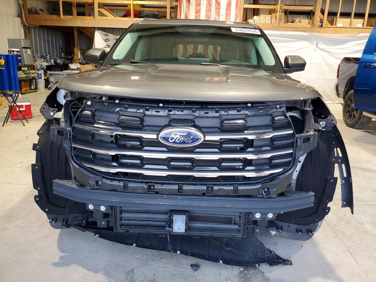 2025 Ford Explorer Active - Image 5