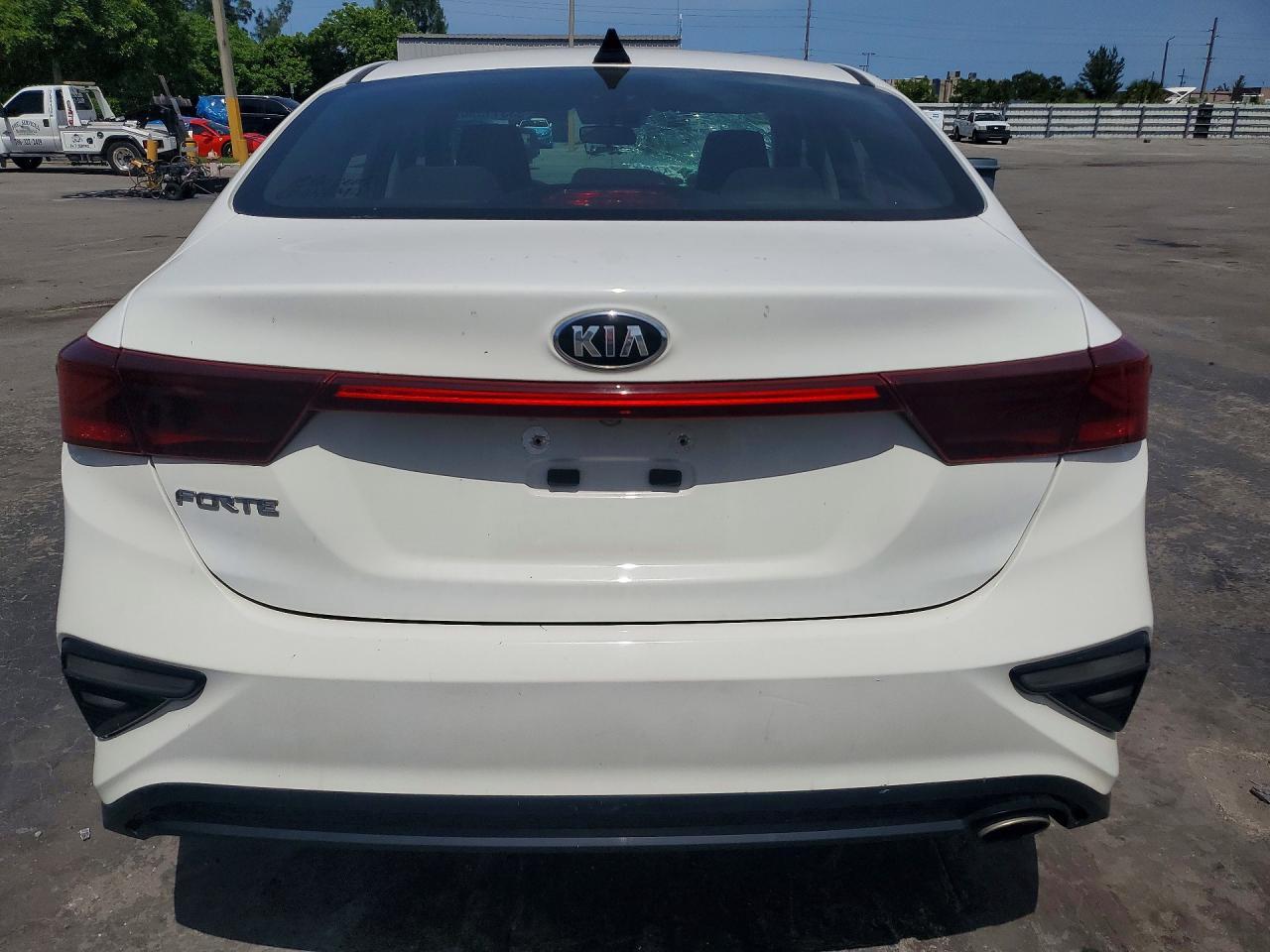 2021 Kia Forte Lxs - Image 6