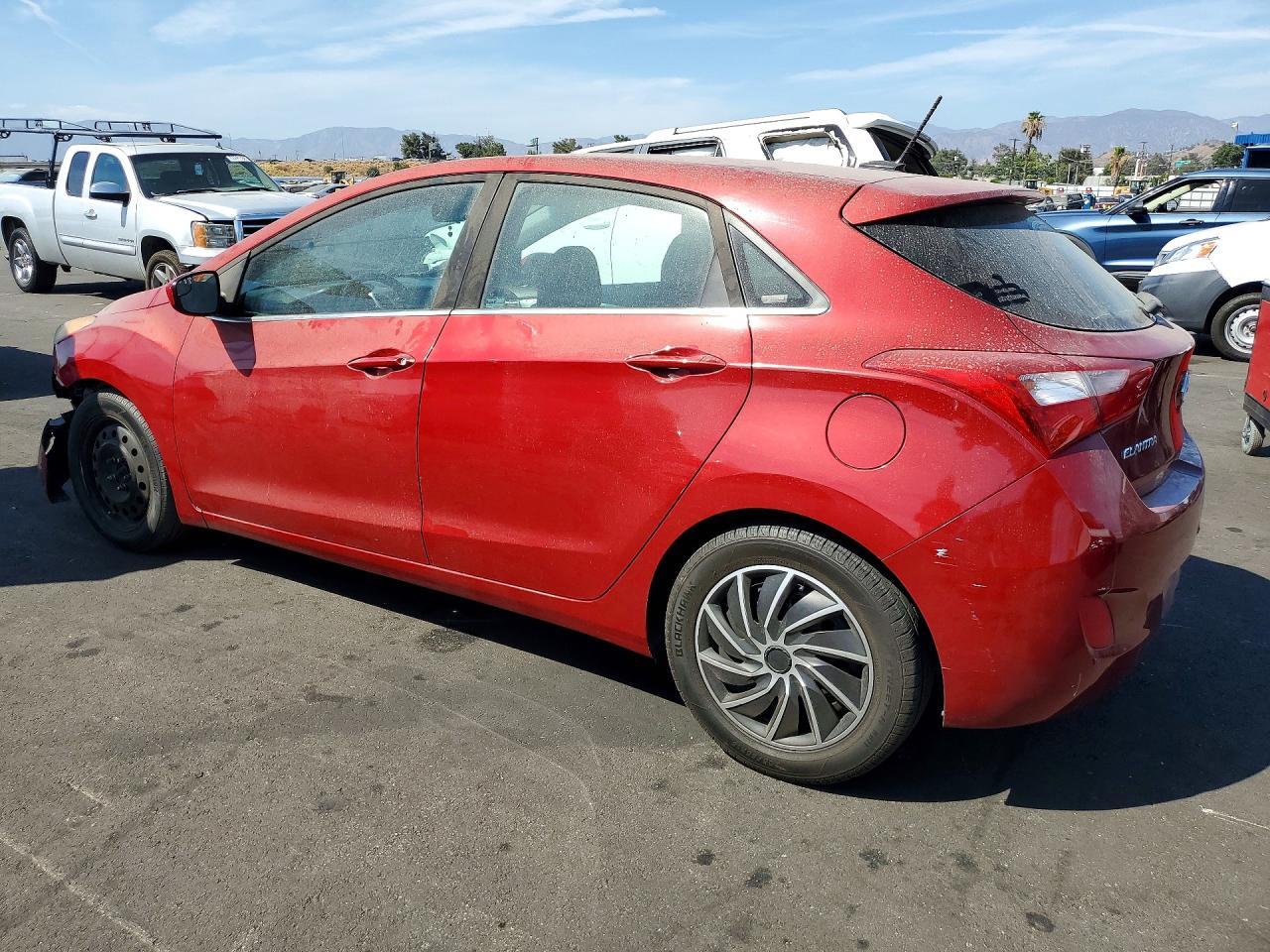 2017 Hyundai Elantra Gt Base - Фото 2