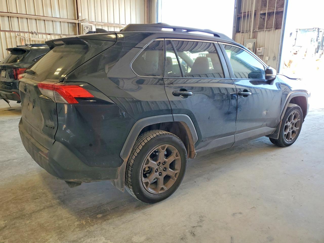 2023 Toyota Rav4 Woodland Edition - Фото 3