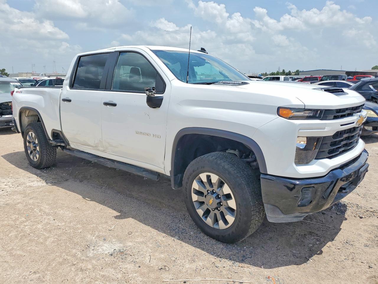 2024 Chevrolet Silverado K2500 Custom - Фото 4