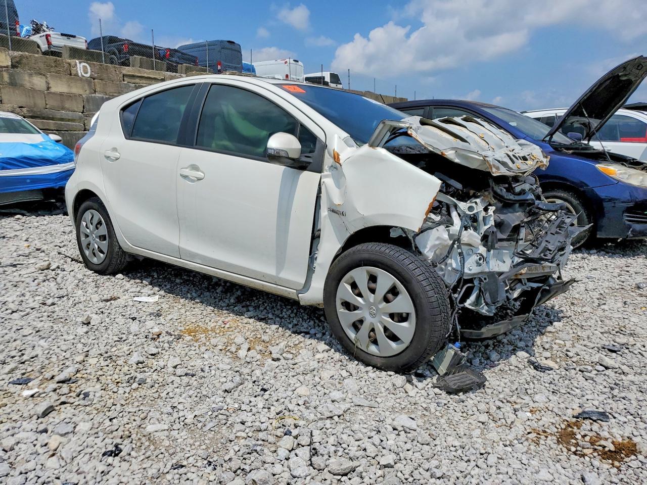 2014 Toyota Prius C Two - Фото 4