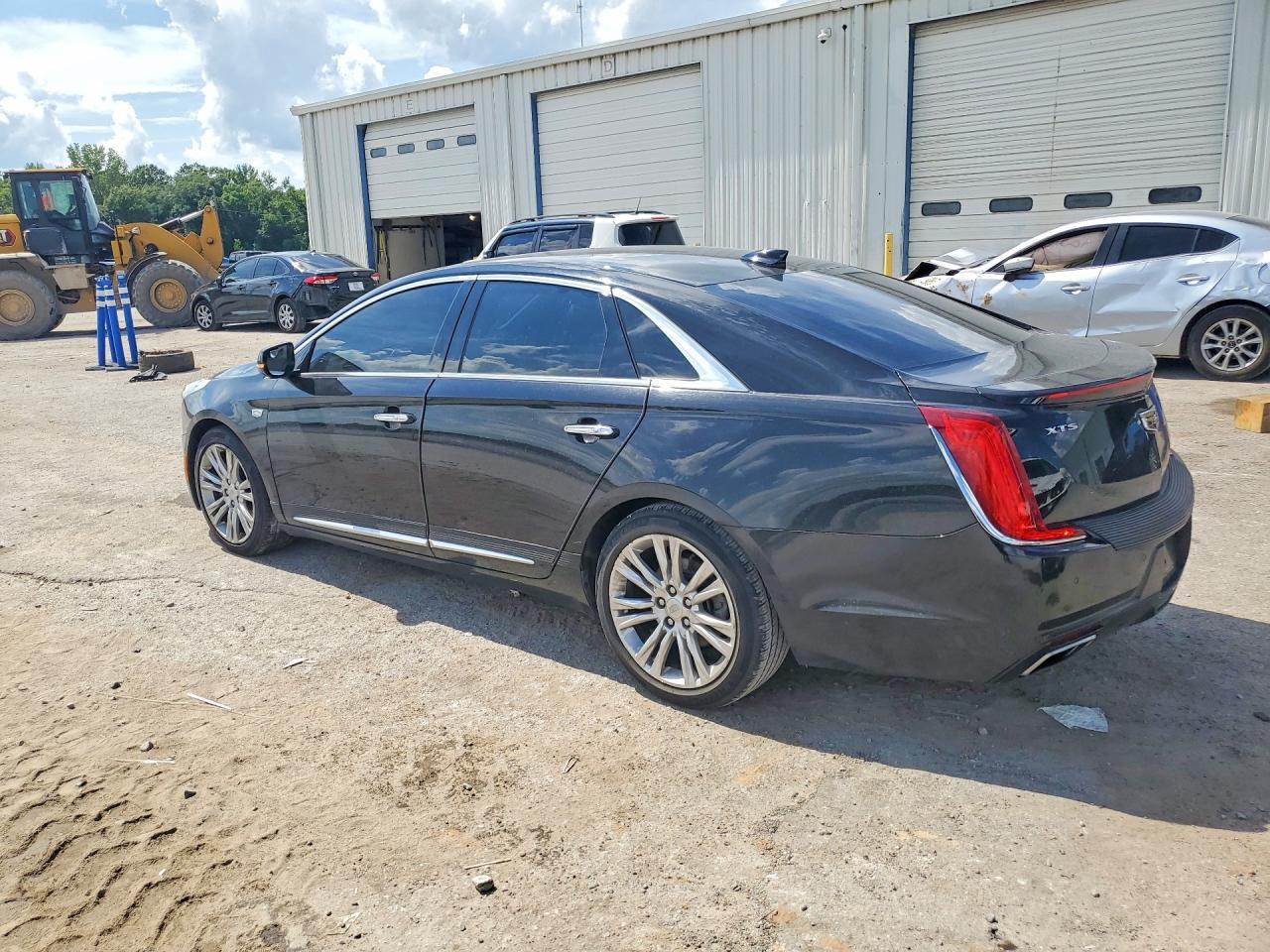 2019 Cadillac Xts Luxury - Фото 2