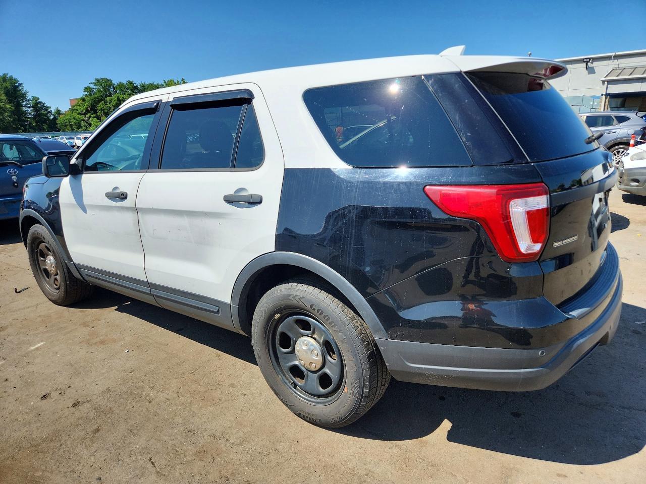 2018 Ford Explorer Police Interceptor - Image 2