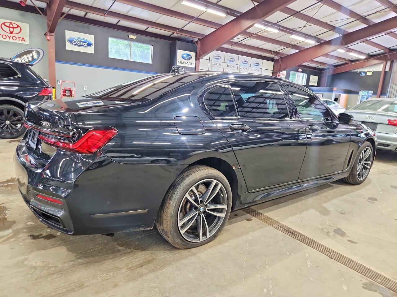 2021 BMW 750 Xi - Image 3