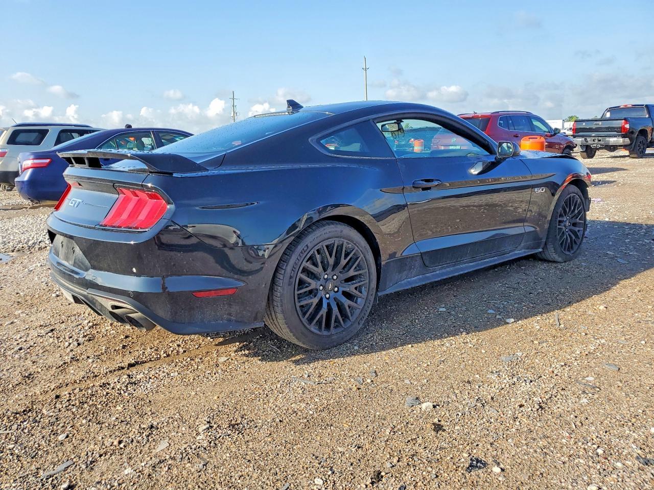 2020 Ford Mustang Gt - Фото 3