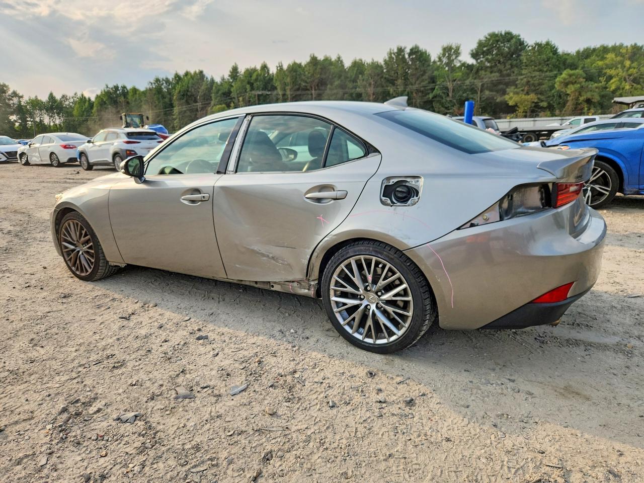 2016 Lexus Is 300 - Фото 2