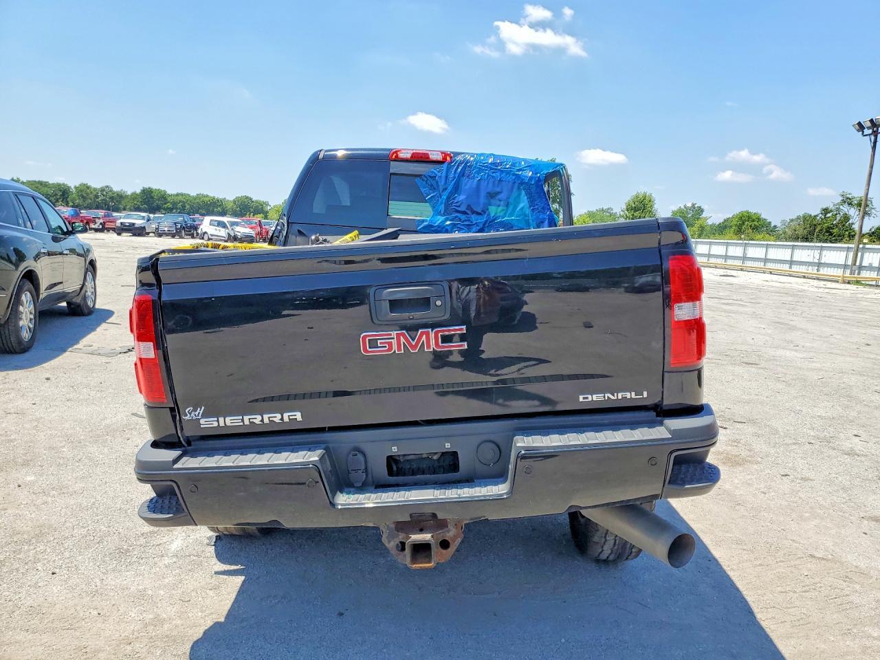 2018 GMC Sierra K3500 Denali - Image 6