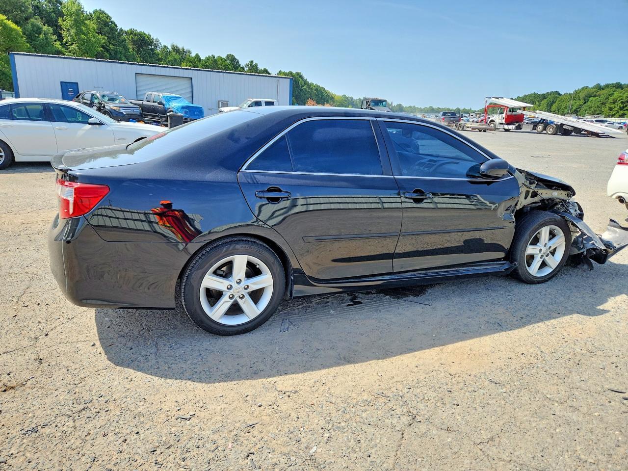 2014 Toyota Camry Se - Фото 3