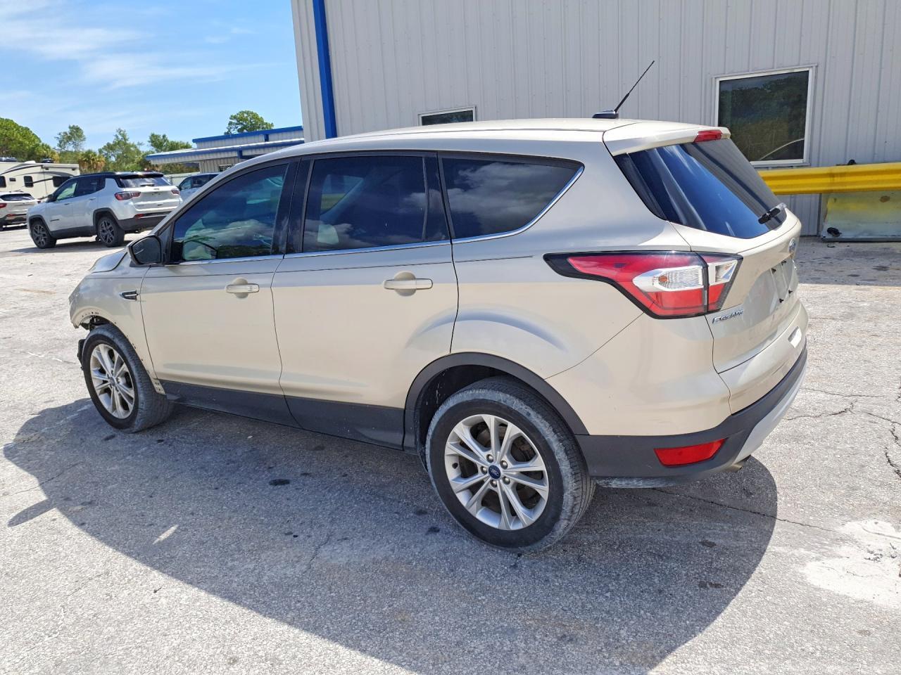2017 Ford Escape Se - Фото 2