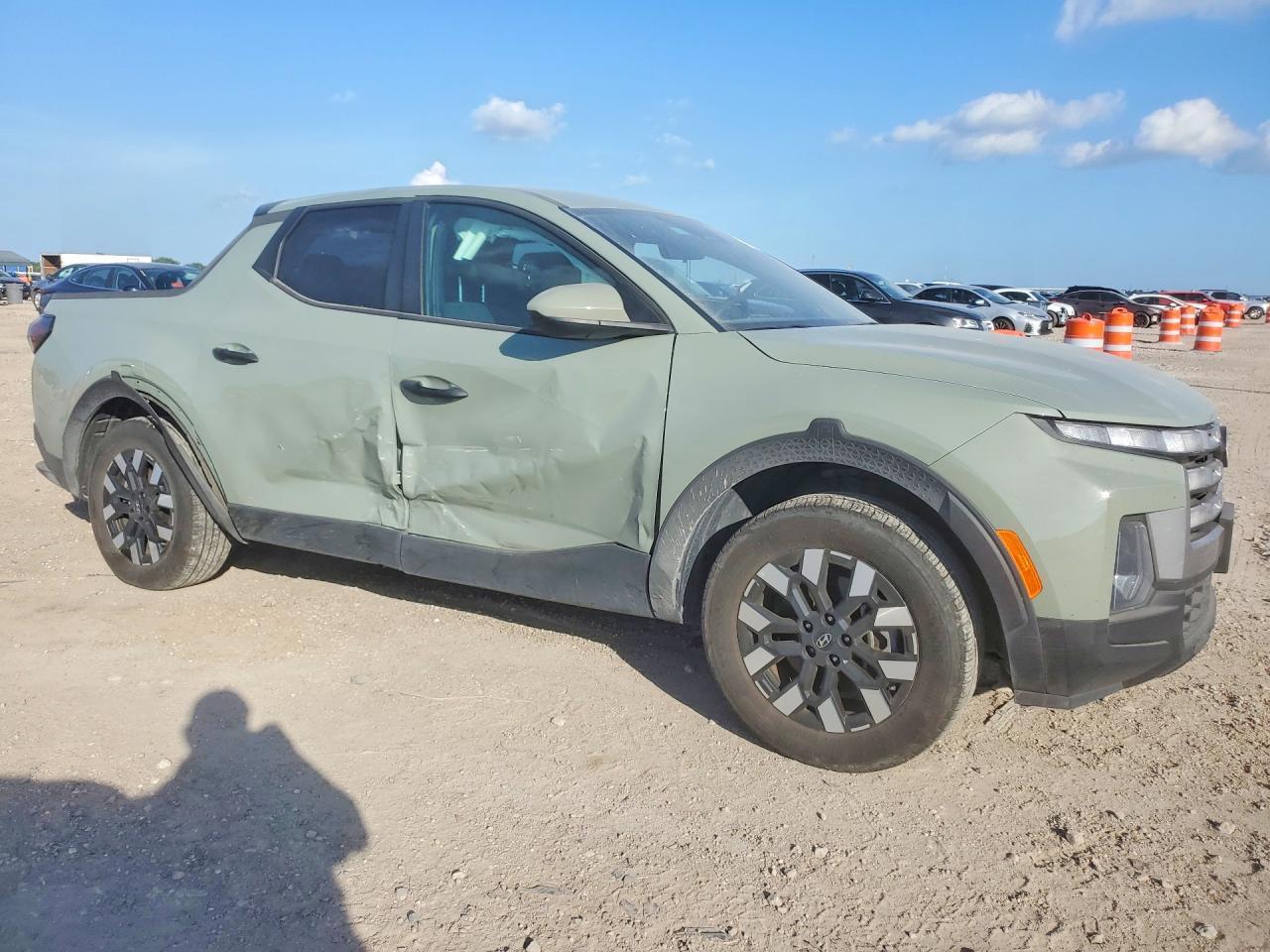 2025 Hyundai Santa Cruz Se - Image 4