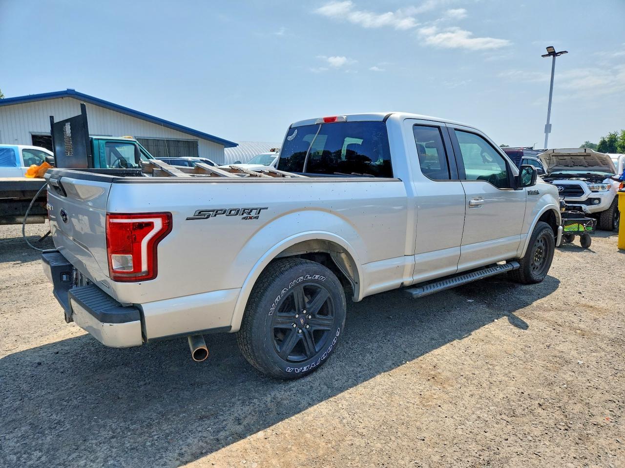 2016 Ford F150 Super Cab - Image 3