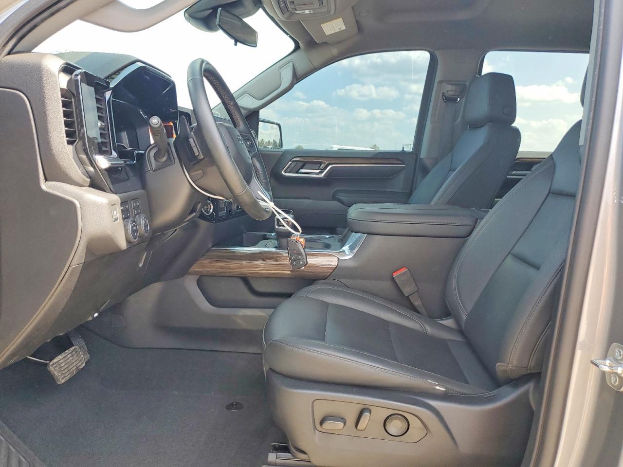2025 Chevrolet Silverado K1500 Rst - Image 7